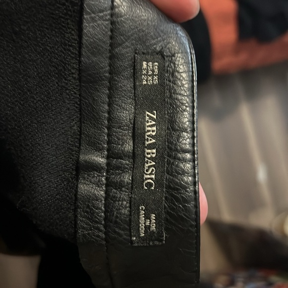 Zara Womens Faux Leather Black Mid Rise Mini Skirt Retro Rock Biker Grunge Xs - Picture 3 of 3